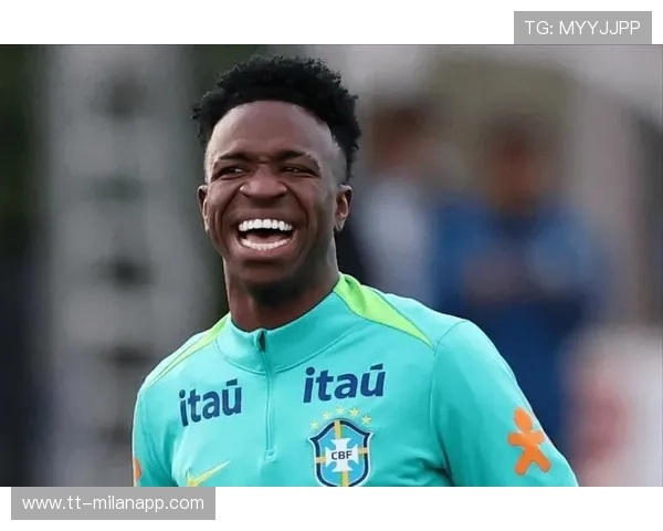 卡塞米罗禁区混战中铲射破门